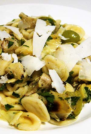 Garlic and Artichoke Pasta